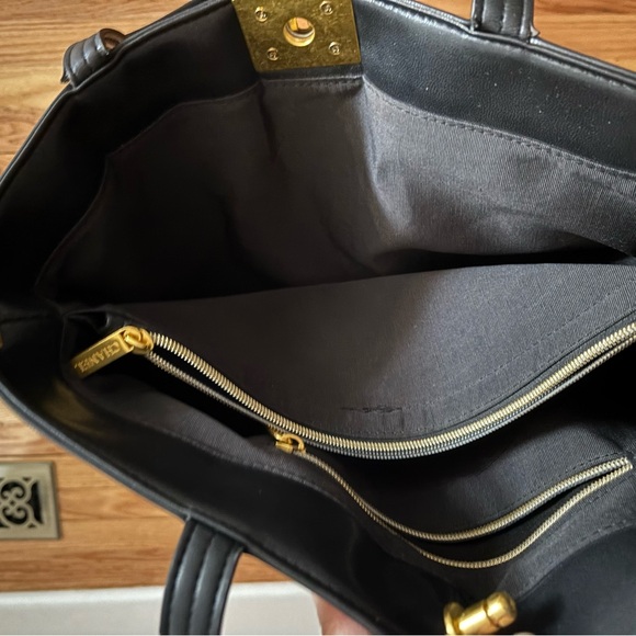 Black Quilted CC caviar Leather Handbag - Picture 10 of 10